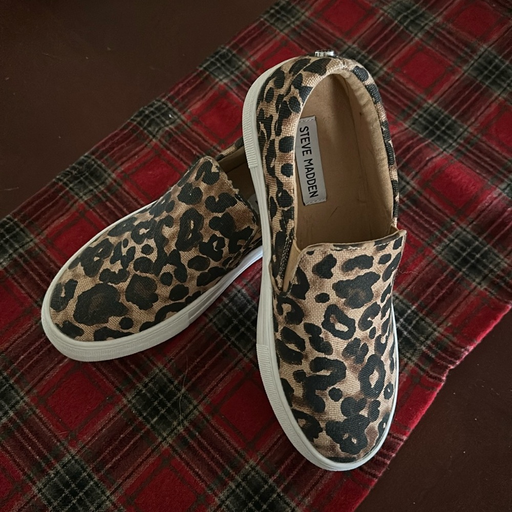 Steve Madden slip on sneaks!